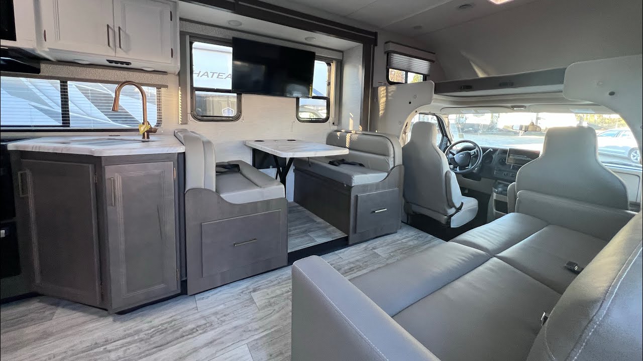 2025 Thor Chateau 28Z C Class