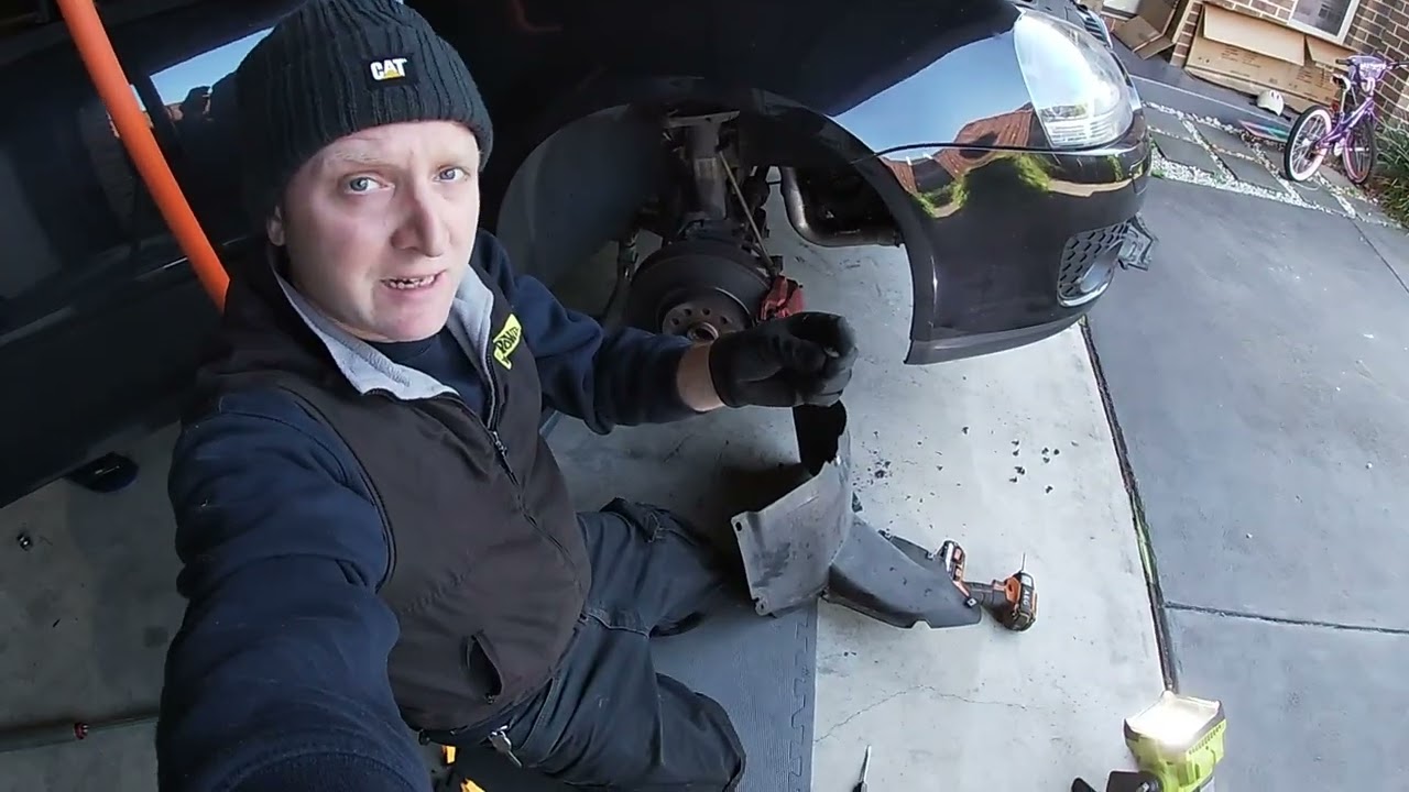 HOW TO REPLACE VOLKSWAGEN VW GOLF 5 GTI DRIVESHAFT RH,  O/S/F