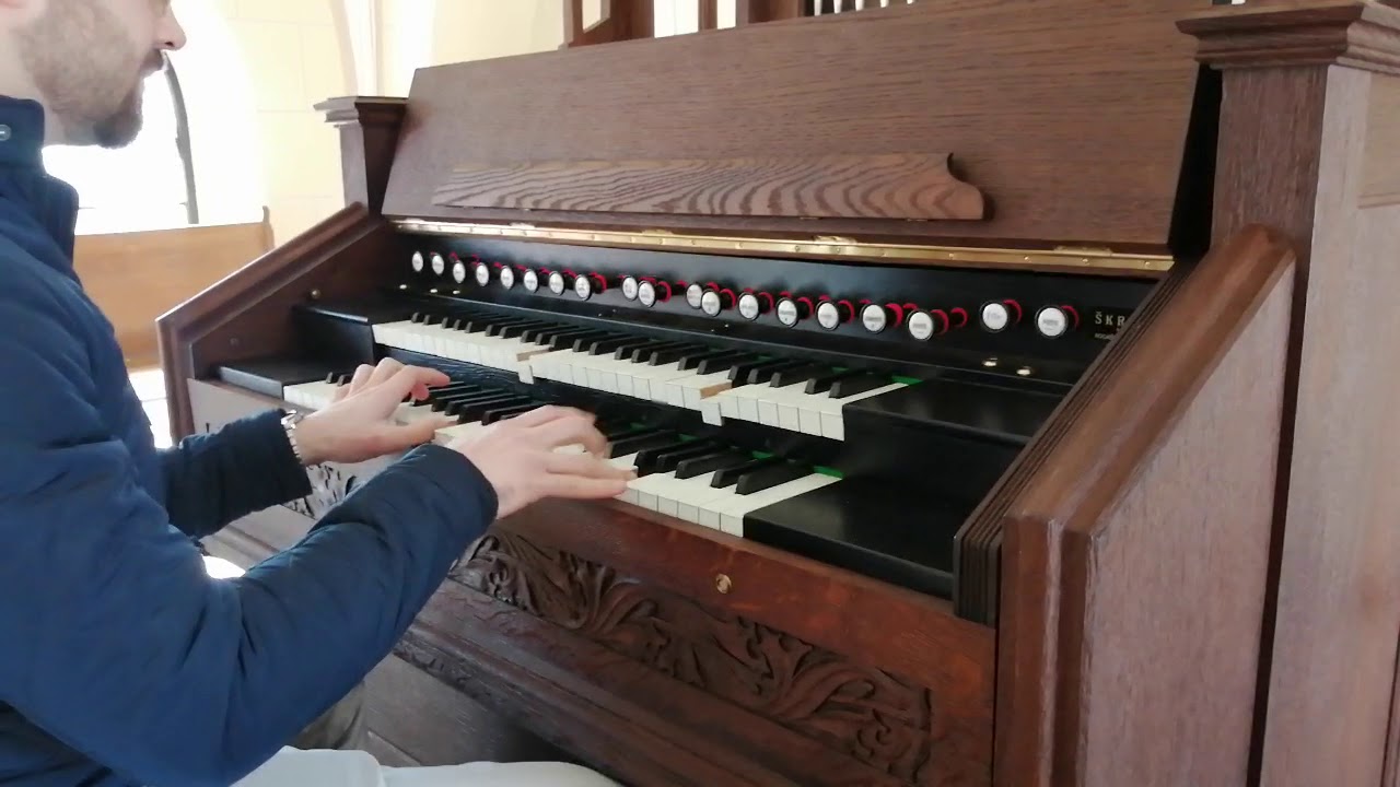 Evangelička crkva - sviranje harmonija - Osijek