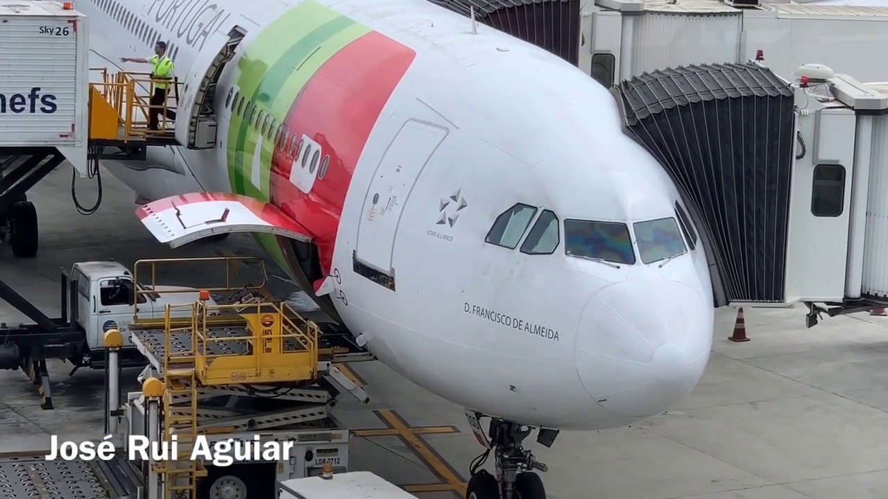 Voo Completo TAP AIR PORTUGAL Airbus A340 Rio de Janeiro to Lisboa área de turbulência