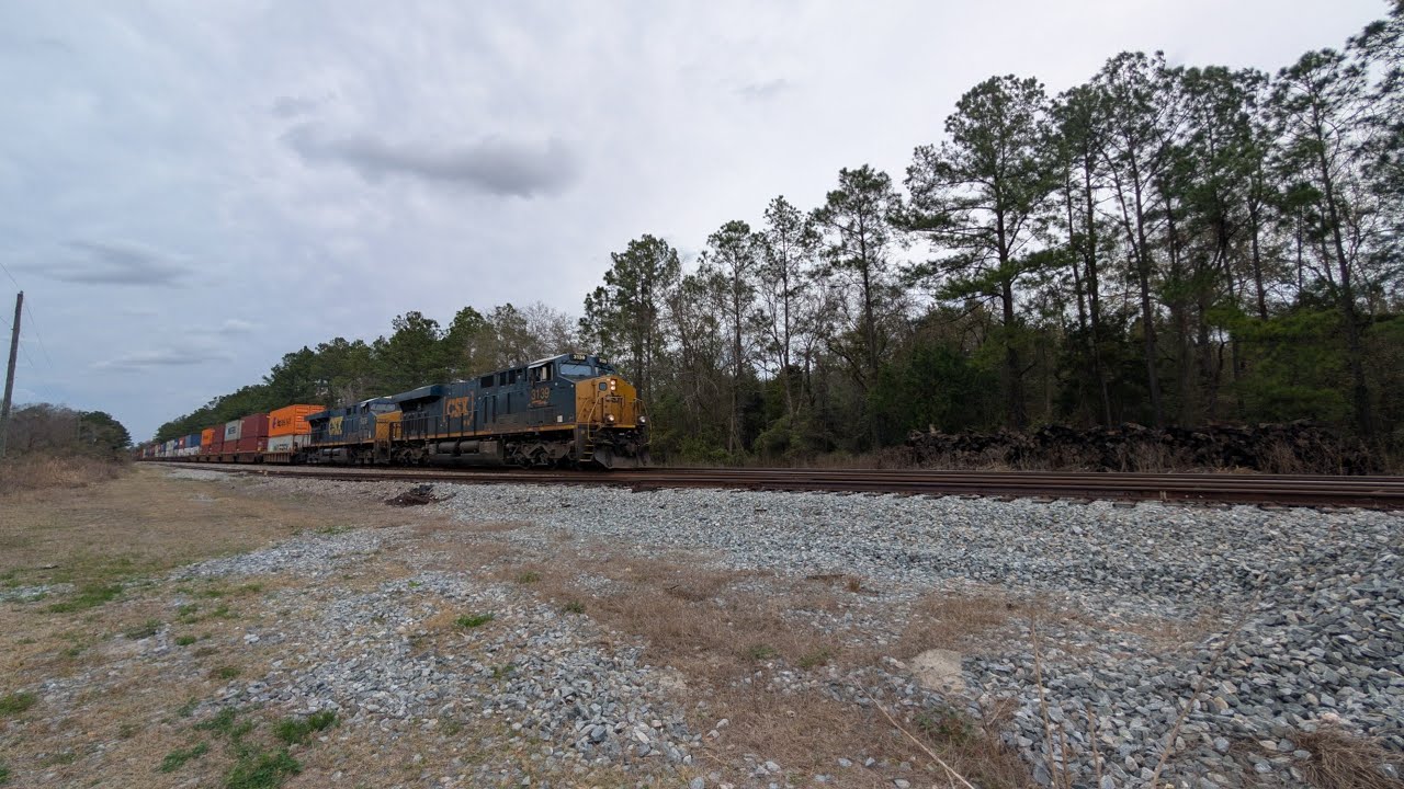 6 trains in Hilliard, FL in 5 hours with a fast Amtrak. 2/15/26