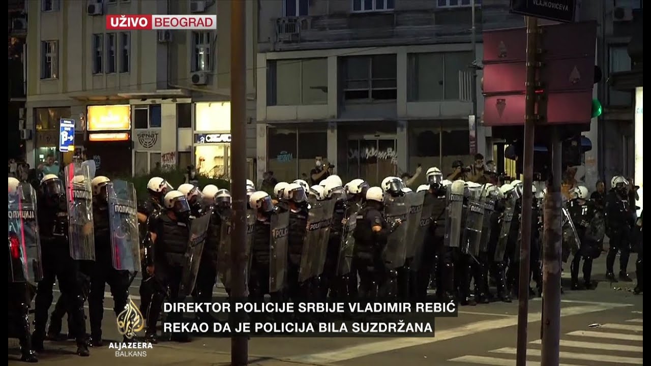 Novi okršaji u Beogradu, raščišćen plato ispred Skupštine