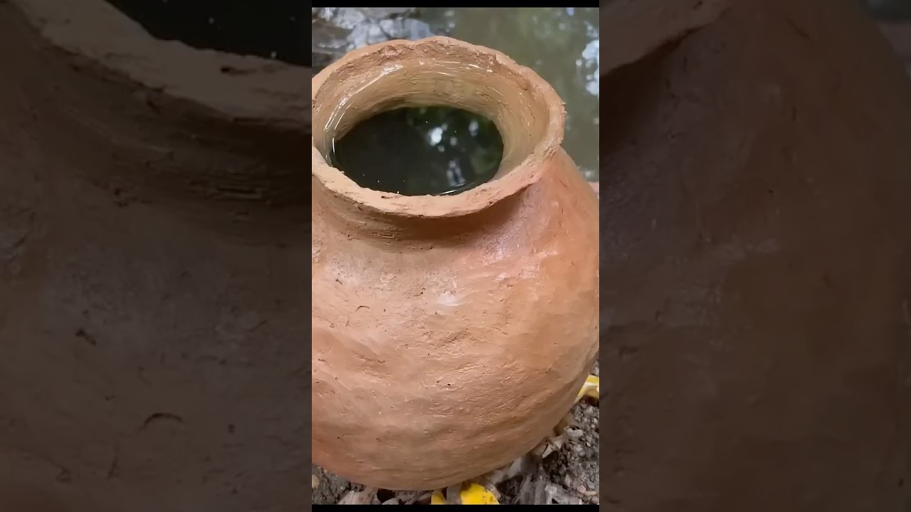 How to Make a Clay Pot Primitive Style 🌿 #primitiveskills  #survival #bushcraft #forest #primitive