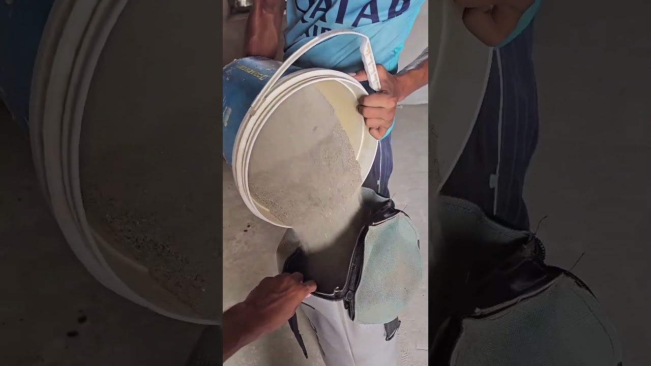 Filling sand. in Punching Bag 