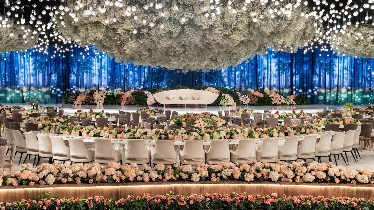 Thousands Of Flowers Used To Decorate This Wedding In Qatar !