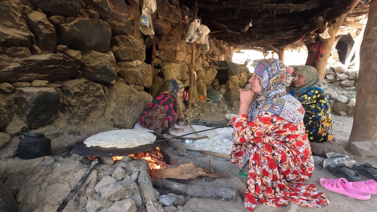 Not Everyone Can Baking This Ultra Thin Bread : Nomadic Lifestyle Of Iran