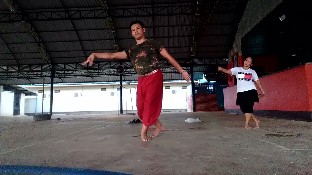 รำบวงสรวงปู่ศรีสุโท