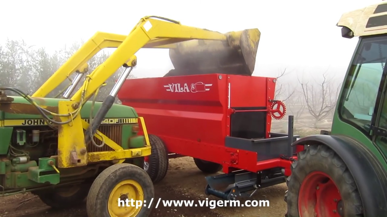 Abonadora (esparcidor)  VILA SV-3 con descarga lateral, esparce productos orgánicos