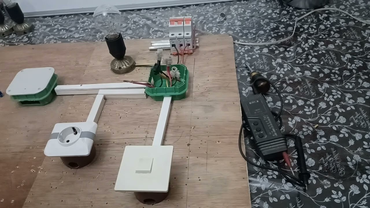 [[ ALIMENTER UNE PRISE &Agrave; PARTIR D'UNE BO&Icirc;TE DE D&Eacute;RIVATION ]]