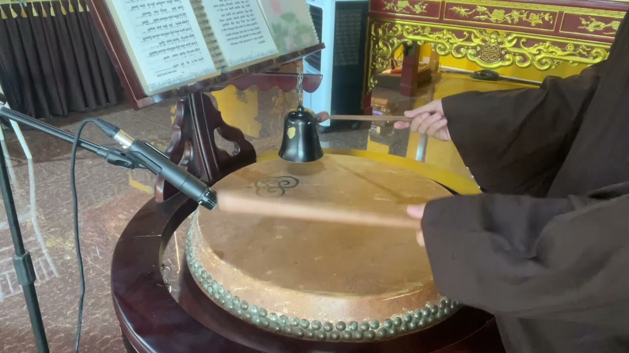 Phật Bảo Tán (Thỉnh Trống Pháp Hội Trung Phong Tam Thời Hệ Niệm) Chùa La | Nghệ An