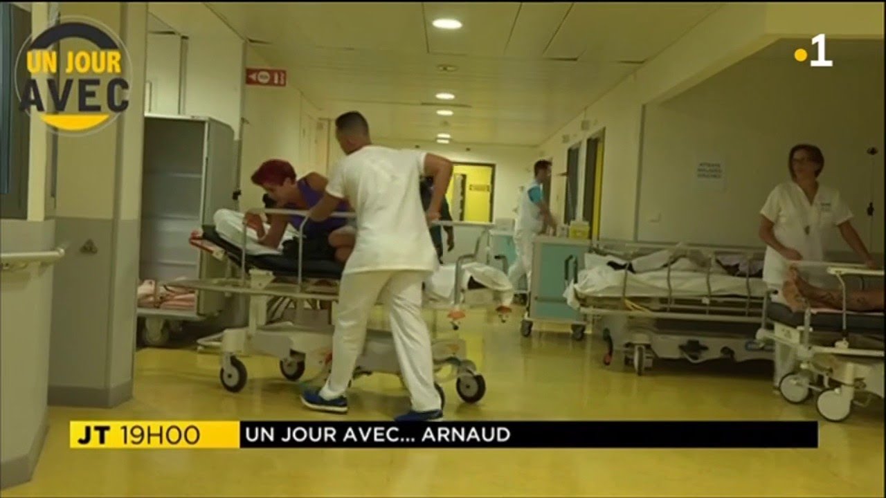 UN JOUR AVEC... Arnaud, infirmier au CHU de Saint-Denis