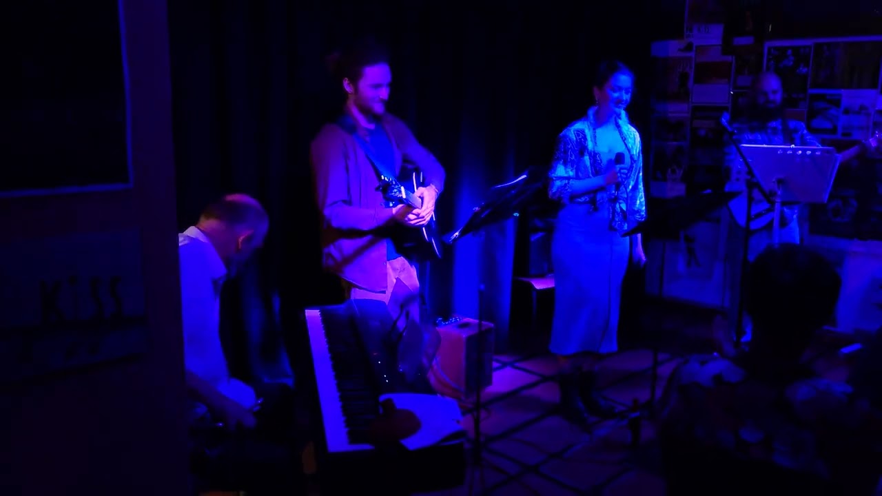 Riss Gale | Bones | Live | KiSS Freiburg