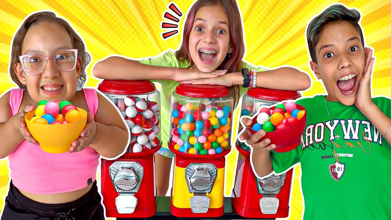 Jéssica e Maria Clara e a História de Mistério da Máquina de Chicletes | Gumball Machine Mystery