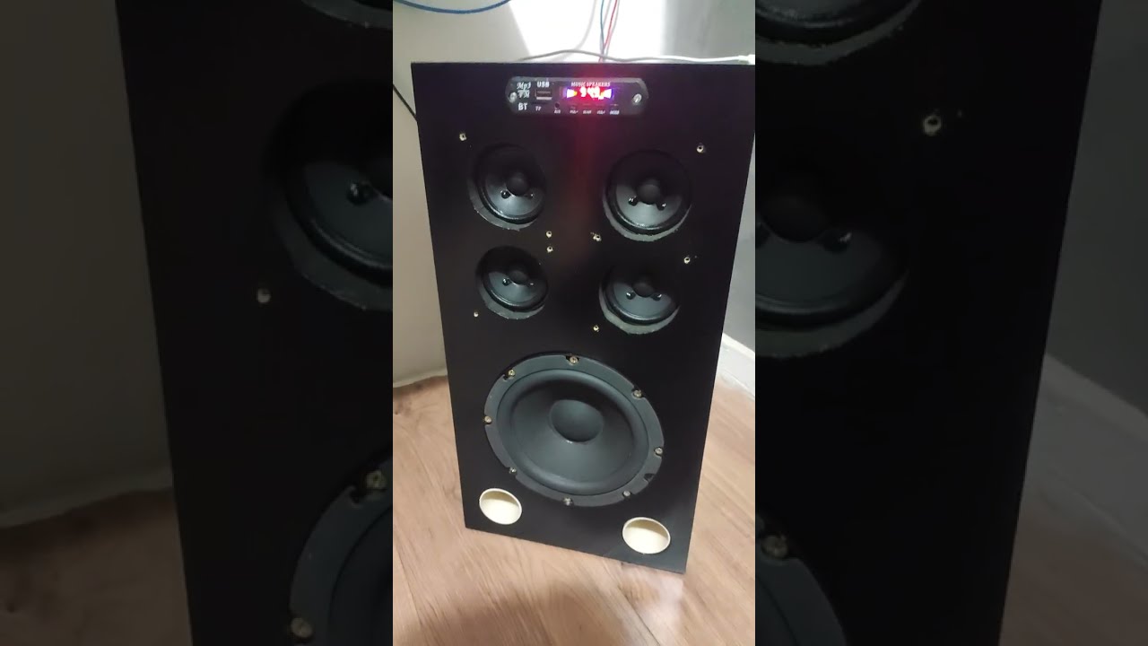 caixa Bob feita de home theater