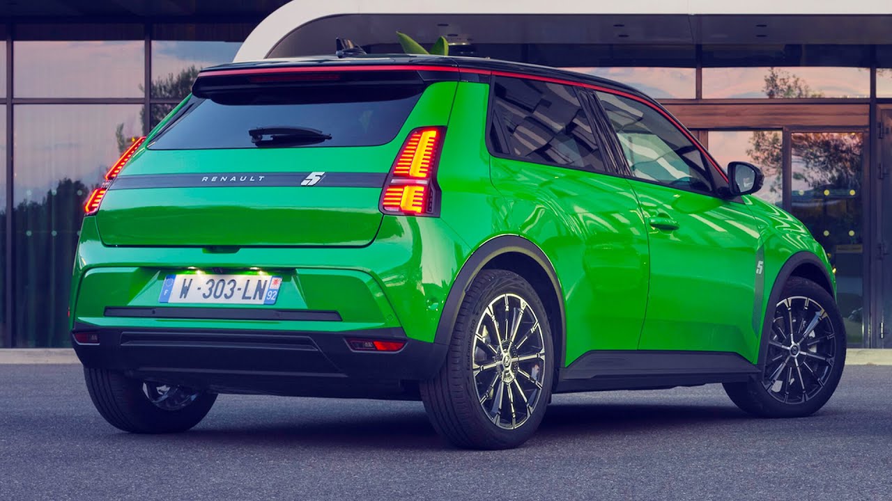 2025 Renault 5 E-Tech techno in Pop Green! | A fun, affordable electric hatch