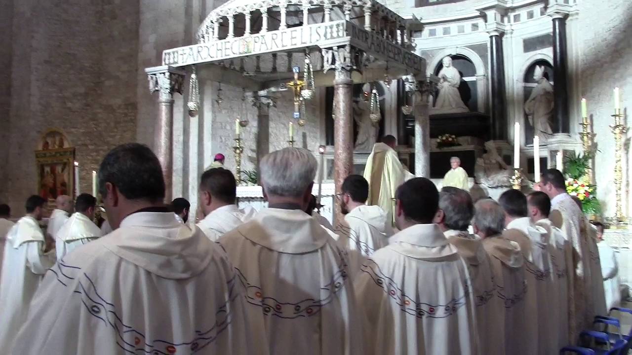 29.Basilica S.Nicola Bari - Solenne Concelebrazione Eucaristica presieduta Mons. Adriano Bernardini