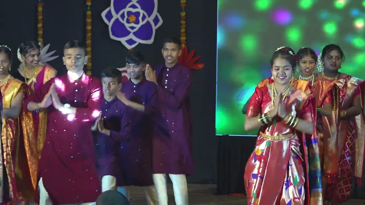 इ.7 वी चक चक सोन्याचा रीमिक्स डान्स 