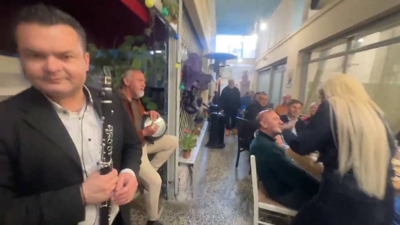 ΜΙΑ ΑΓΑΠΗ ΑΠ'ΤΑ ΠΑΛΙΑ ΙΩΑΝΝΑ ΑΛΕΙΦΕΡΗ ΓΙΆΝΝΗΣ ΖΙΑΚΟΣ