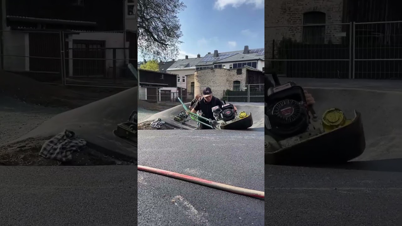Hand-built asphalt pump track 🚲 - 🎥: @schoeneck_vogtland  #asphaltpaving #construction