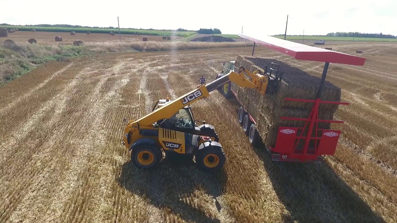 Pressage de paille 2017 | New Holland | Plateau Orenge UNIQUE