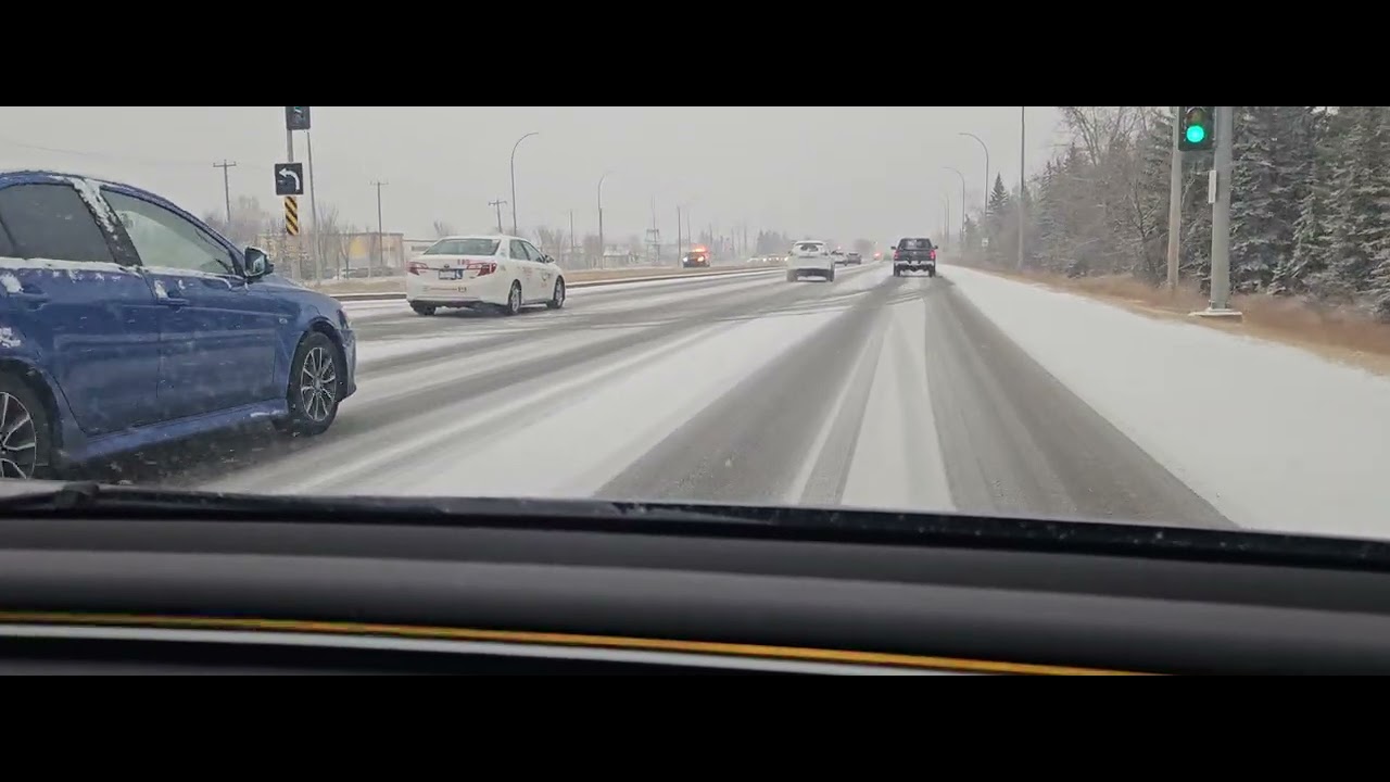 Tesla fsd ​​v14.1.4 в снегу