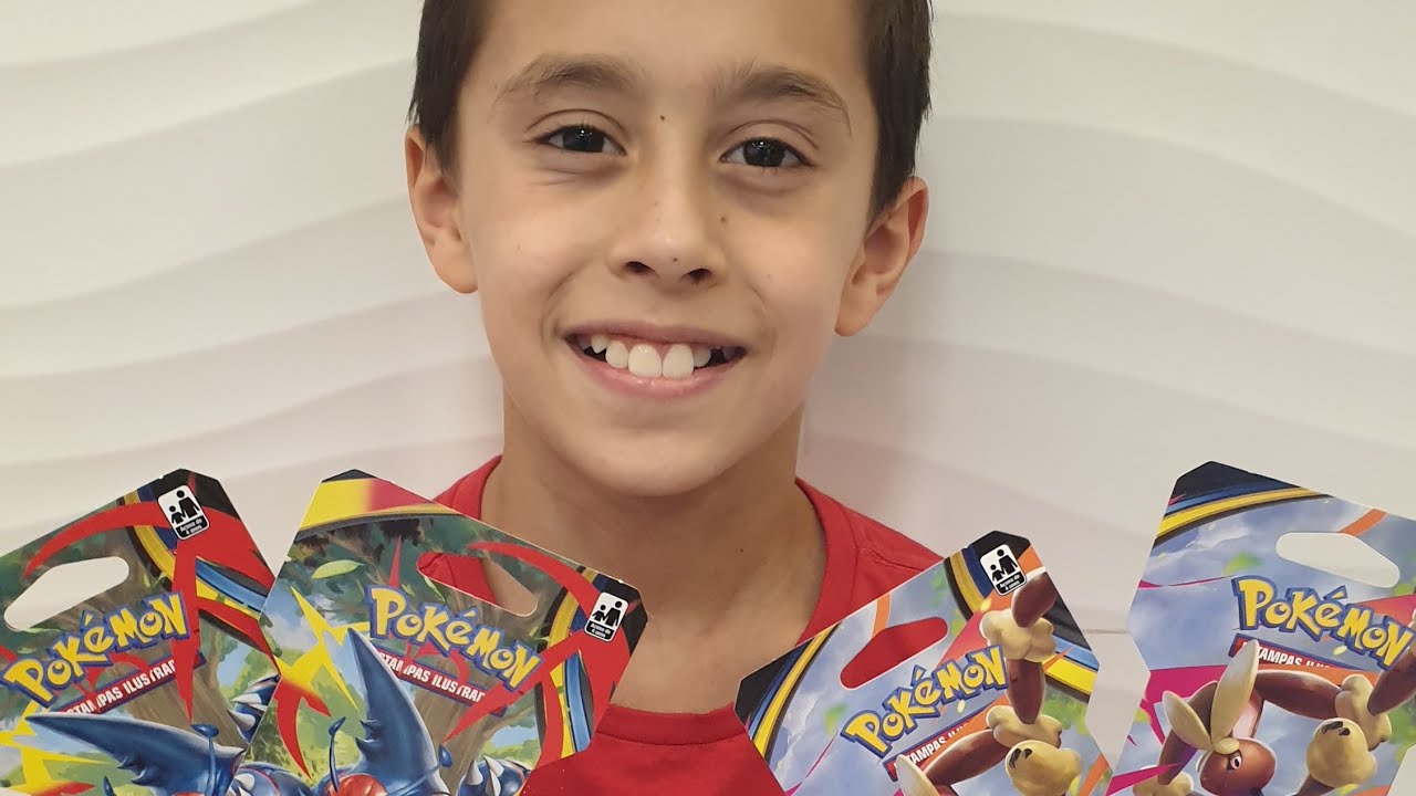 Abrindo pacotinhos de figurinhas POKÉMON MEGAEVOLUÇÃO FOGO FANTASMAGÓRICO