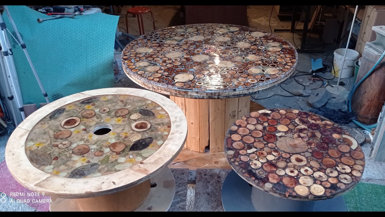 Table de salon en resine a partir d'un touret