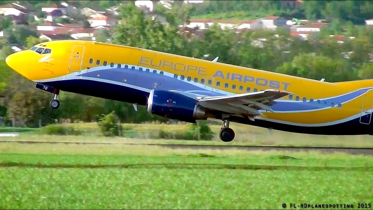 Europe Airpost Boeing 737-300 F-GZTB takeoff from Clermont-Fd Auvergne! [CFE/LFLC]