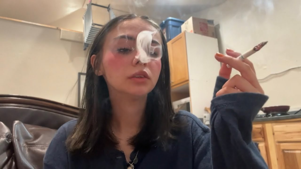 menthols / smoking asmr - stwabeebunny 