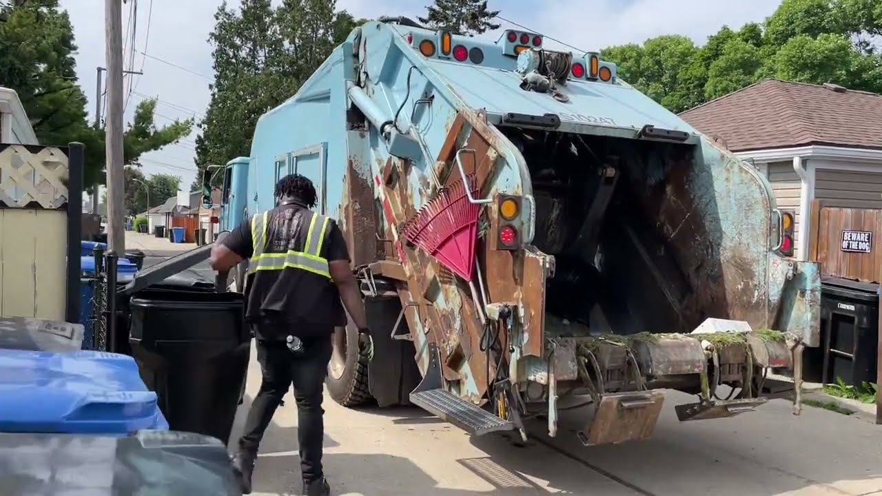 City of Chicago Garbage Truck