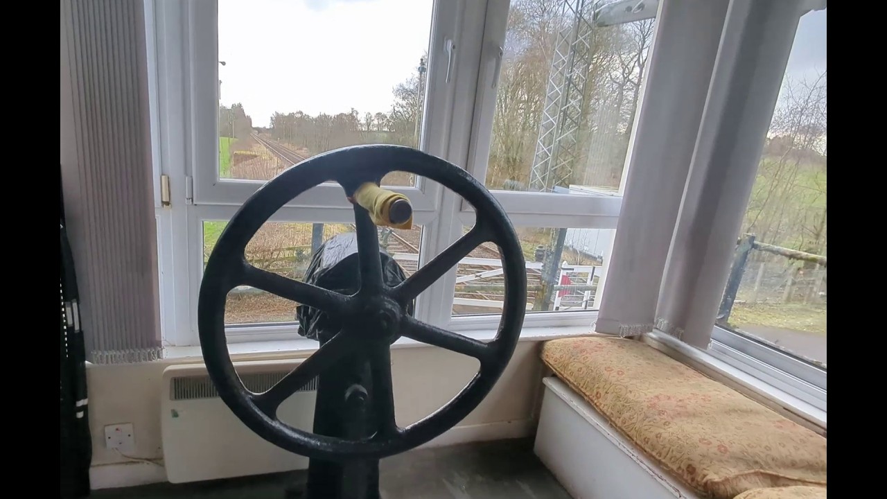 A Look at NetWork Rail's Last Manual Gated Level Crossing in Scotland and Holywood Signal Box