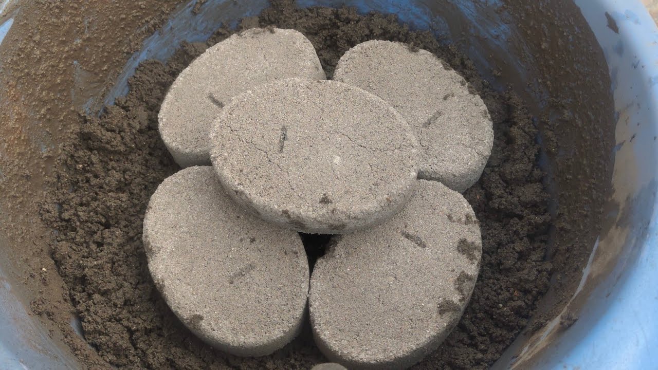 Asmr - gritty dusty 🌪️ charcoalashes +sand cement crumbling in water 💦 dipping