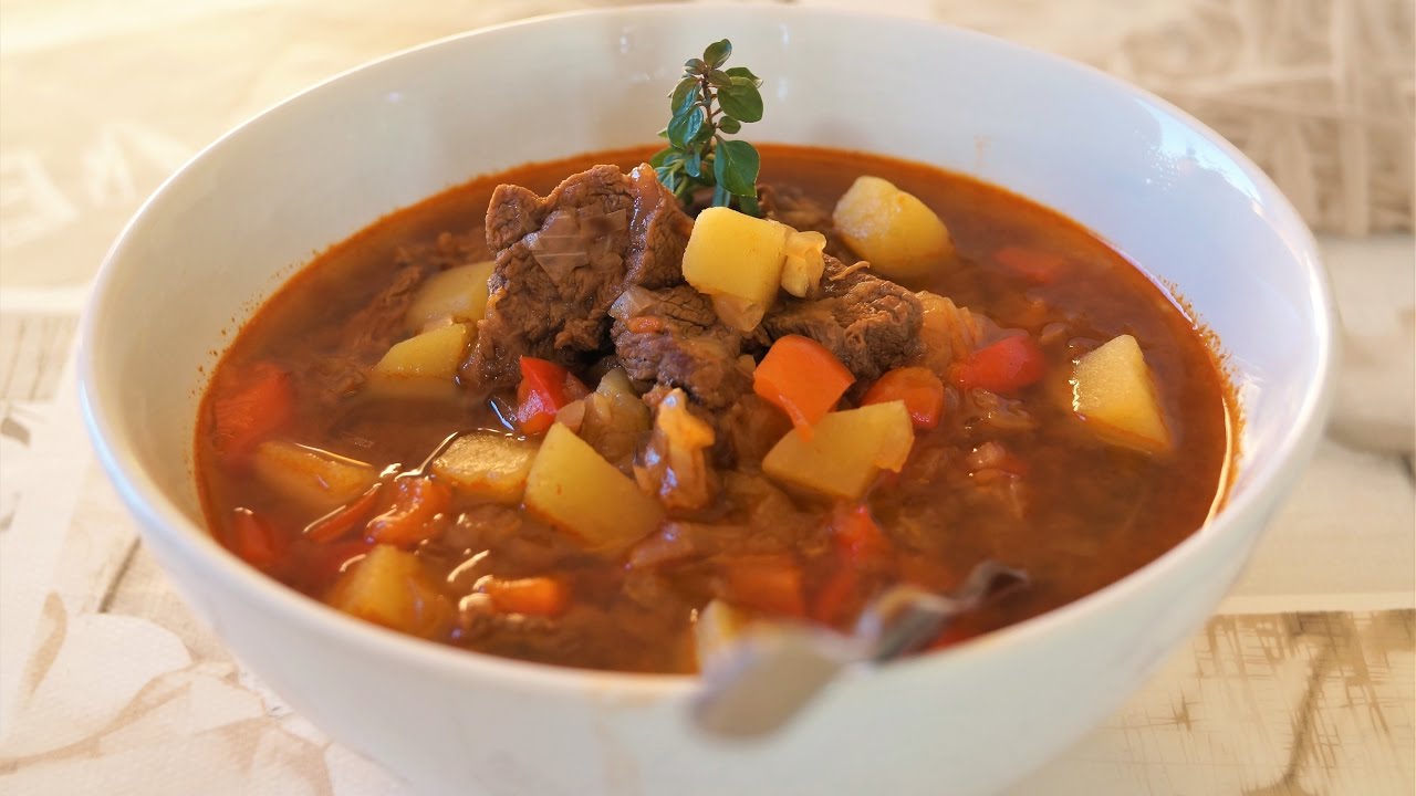 Deftige Gulaschsuppe, nicht nur für Silvester!