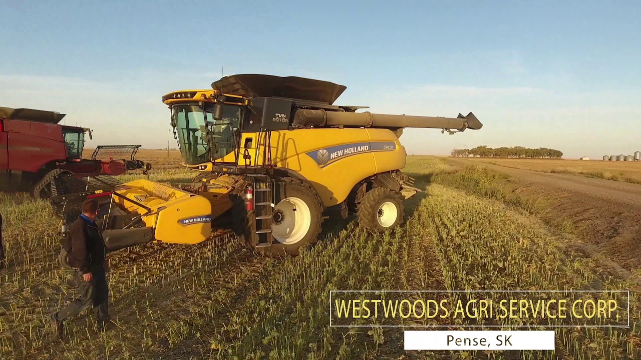 Demo of New Holland CX8.80 and CR8.90 combines. South Saskatchewan, Canada
