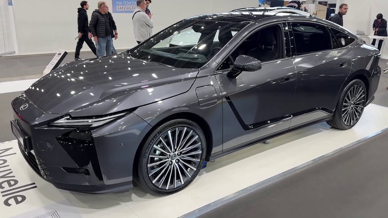 Обзор Lexus ES 2026 года — элегантный дизайн, премиальный интерьер и характеристики гибридной сил...