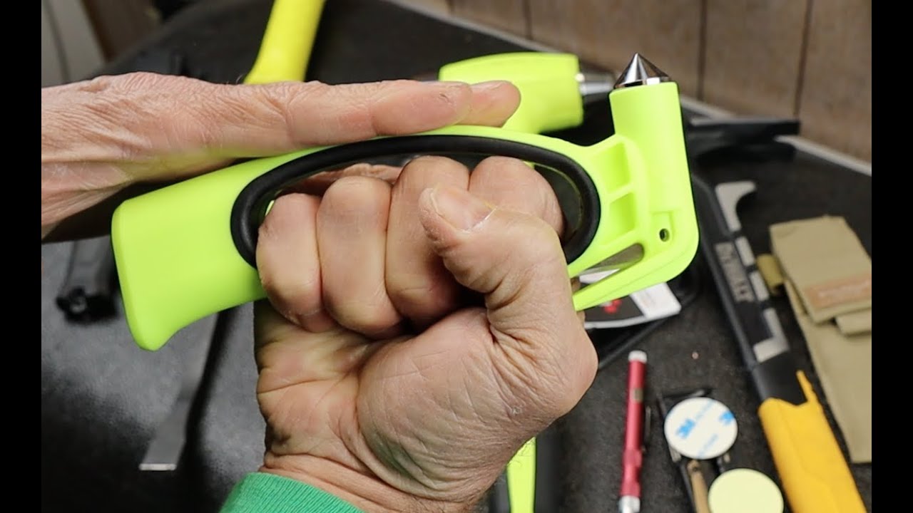 resqme Emergency Hammer unboxing. With all the rain, might not be a bad idea. Plus the real resqme
