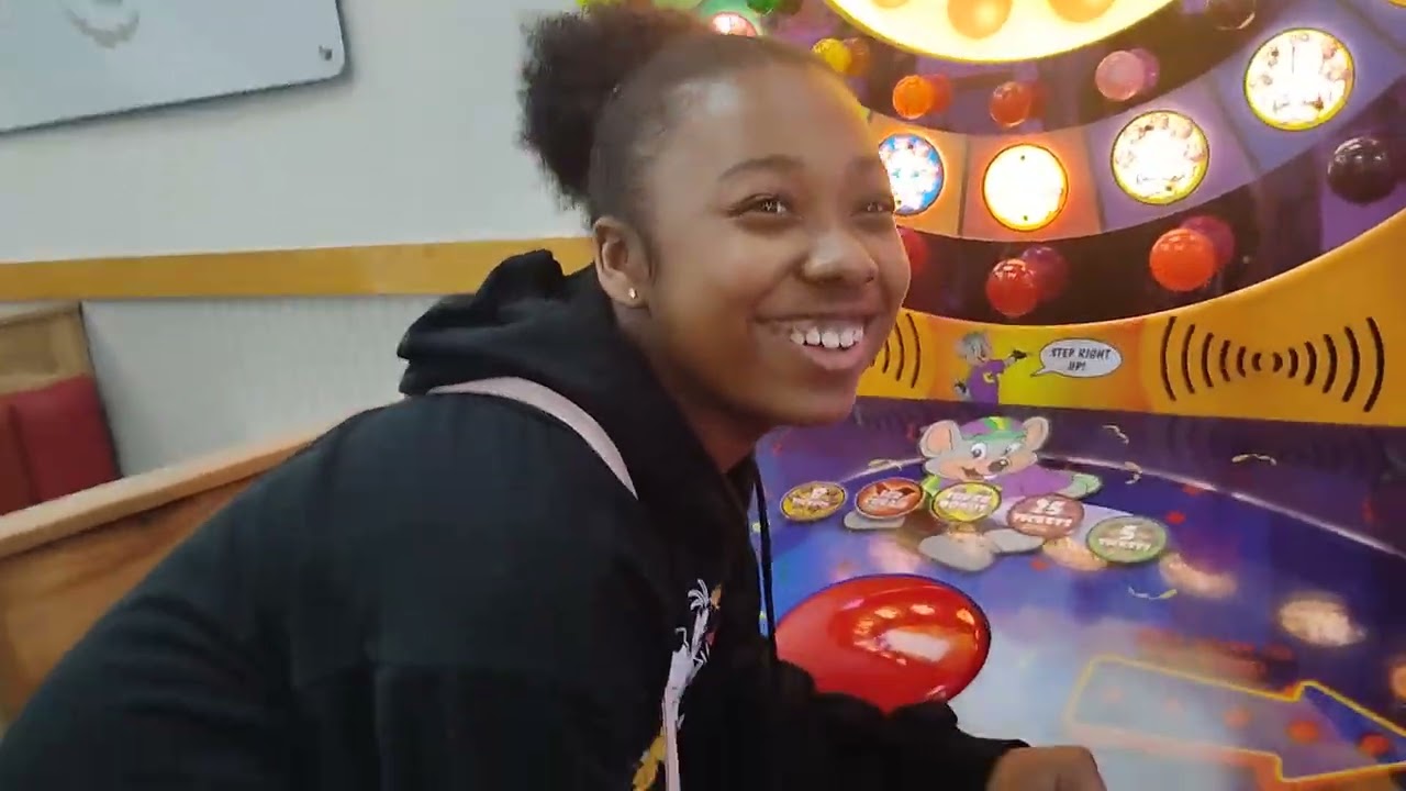 I GOT THE JACKPOT AND ACCIDENTALLY LIED 2 MYSTERY AT CHUCK E CHEESE!😂✌️