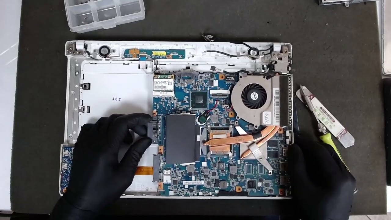 Sony PCG-61714M Disassembly / Touchpad button replacement
