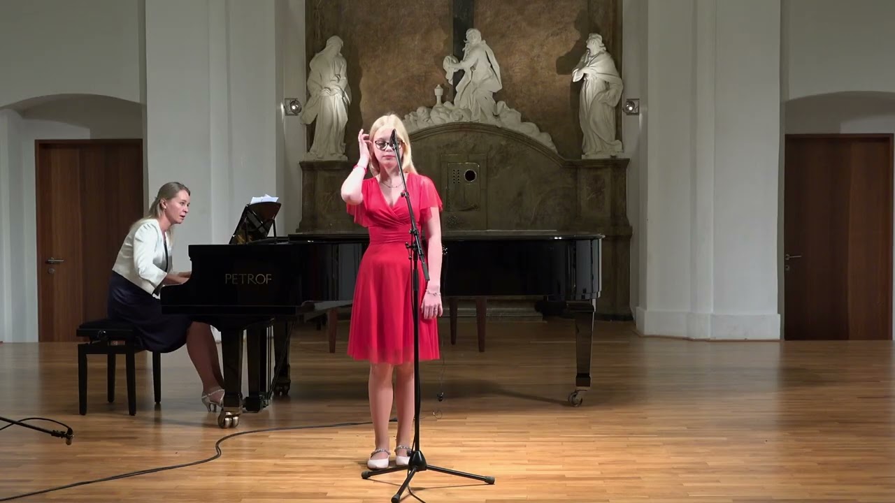 8. Eliška Novotná - O holy night (A. Adam)