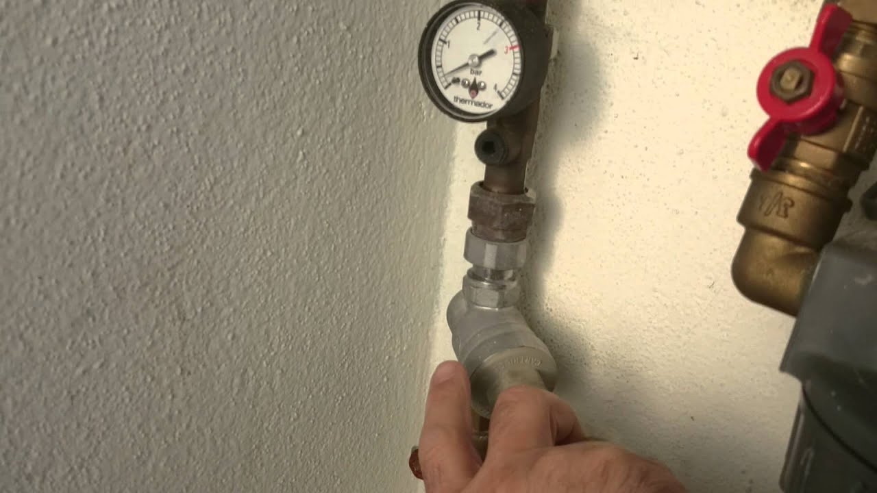 Comment régler la pression d'eau sur un réducteur de pression