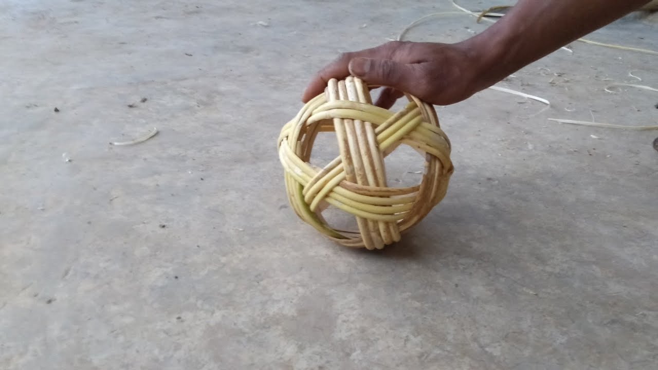 Proses pembuatan bola takraw dari rotan PART 2.