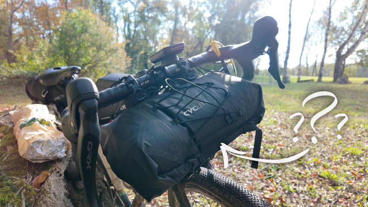 Bikepacking : Comment bien Choisir et Organiser sa Sacoche de Guidon !