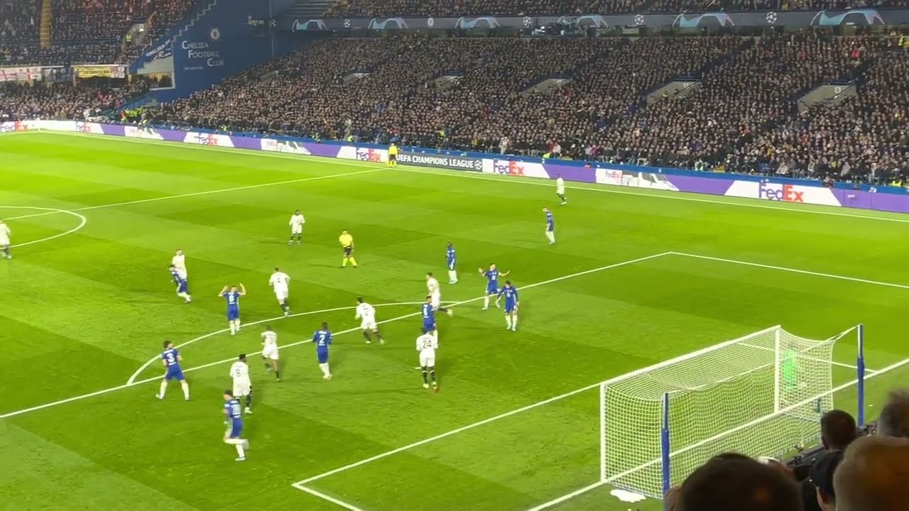 Xeka failed goal attempt vs Chelsea fc