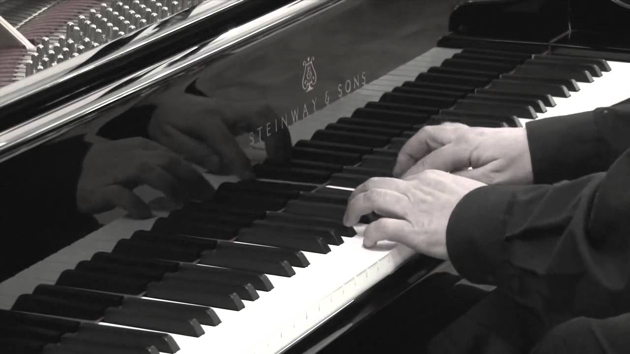 François Couperin. 'Les Timbres' - Mikhail Kollontay (piano)