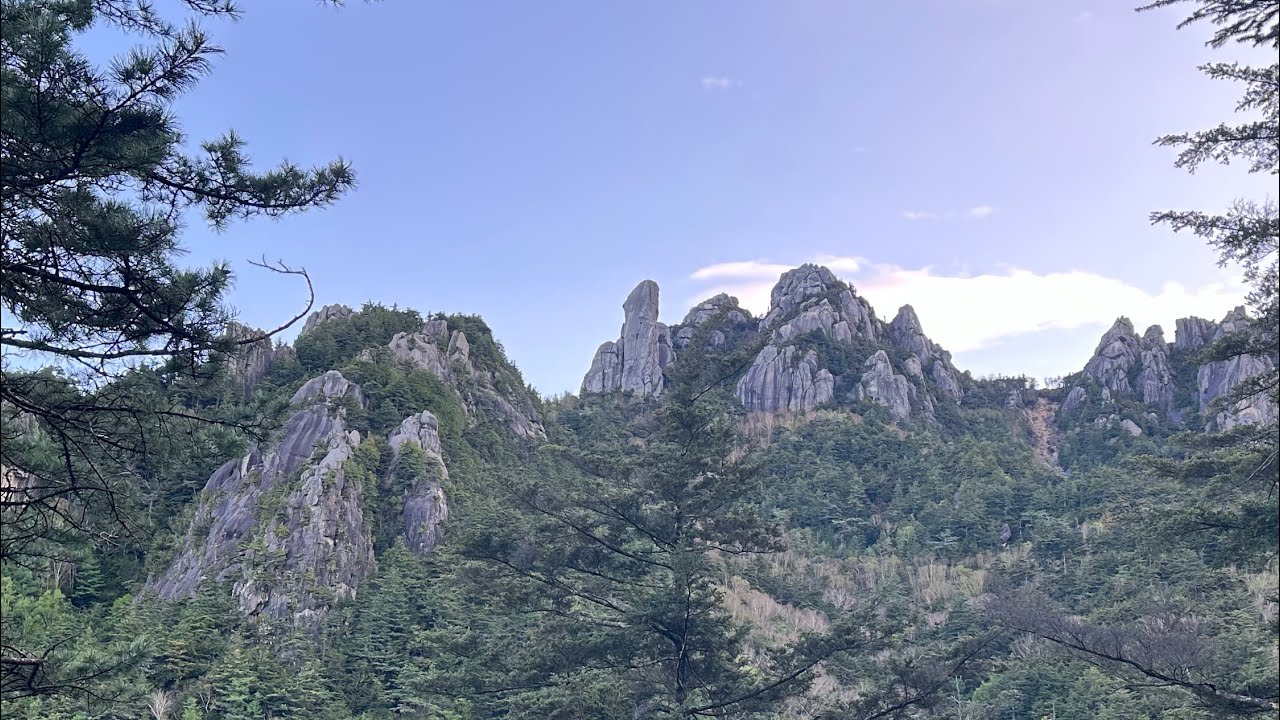 【瑞牆山】山頂は驚きの白さな瑞牆山⛰️