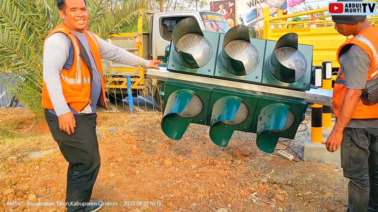 TRAFFIC LIGHT INI KOK DILEPAS LAGI TIANG LURUSNYA?| SIMPANG EXIT TOL CIPERNA BARAT, CIREBON [PART 3]