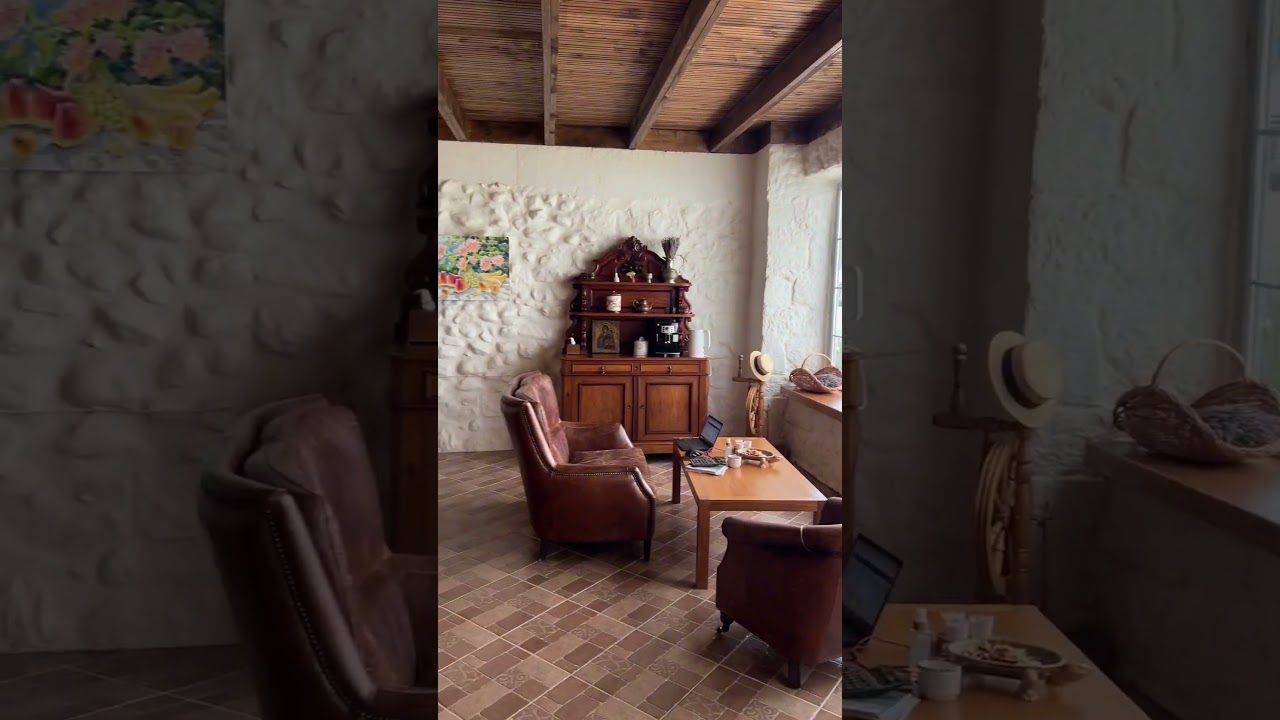 Настоящий Прованс и лаванда. Место удивительной архитектуры.  