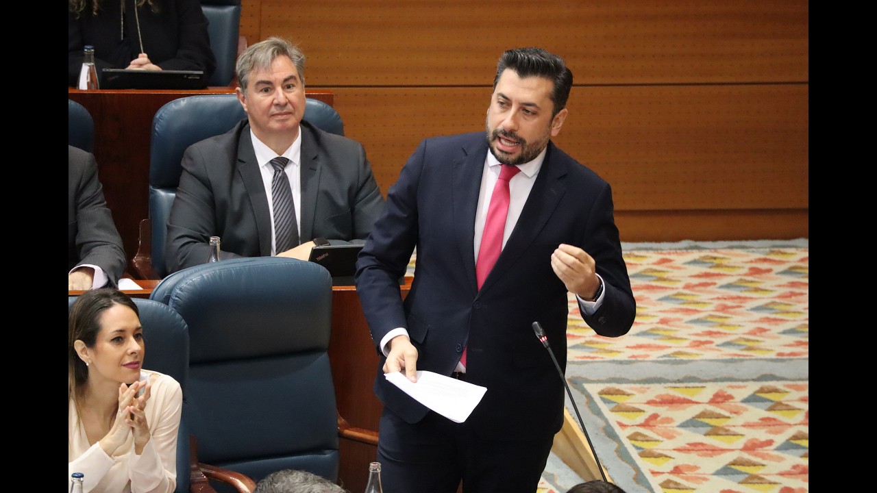 Díaz-Pache afea a la izquierda sus críticas a las relaciones con EEUU