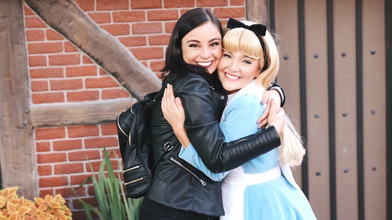 MEETING ALICE and BON VOYAGE BREAKFAST | Disney World Vlog