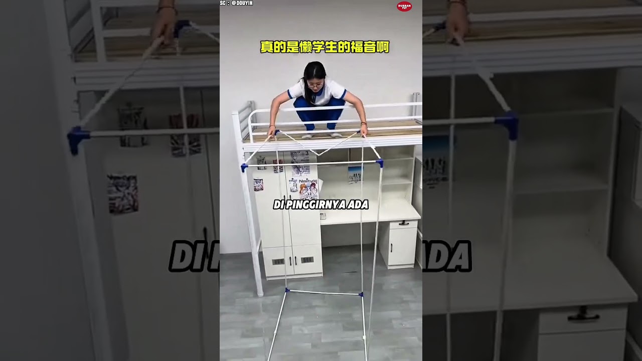 Cewek itu Mengubah Tempat Tidur Asrama Menjadi Zona Nyaman